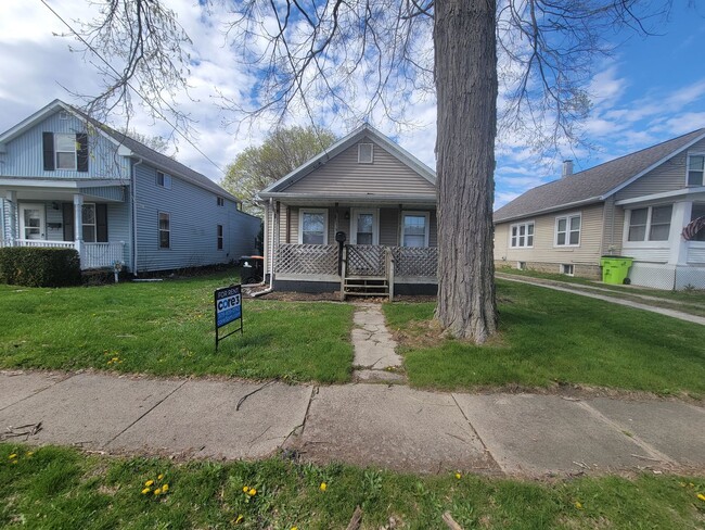 property at 114 S Cedar St