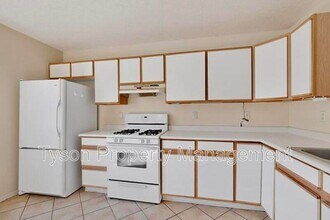 3013 Taos Meadows Dr NE in Rio Rancho, NM - Building Photo - Building Photo