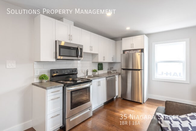 property at 35 Niagara St