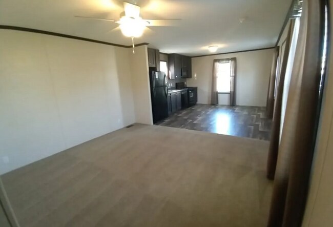 410 Deerfield Ln in Columbus, MI - Foto de edificio - Building Photo