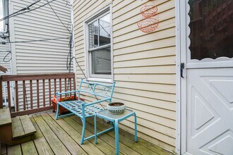 546 E 8th St, Unit 1 in Boston, MA - Foto de edificio - Building Photo