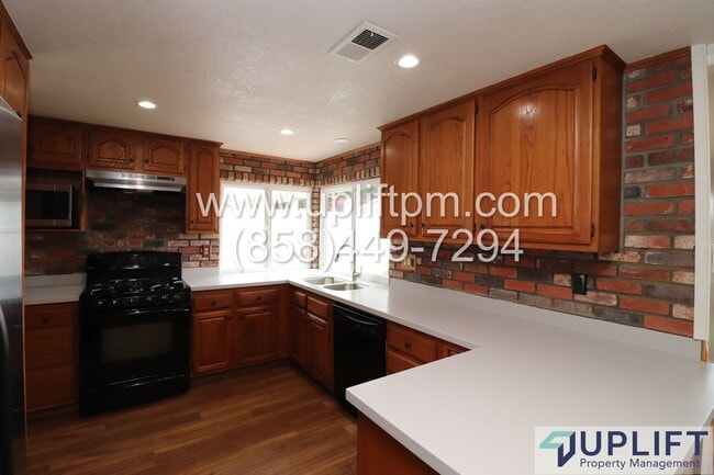 2807 Ledgetop Pl in Spring Valley, CA - Building Photo - Building Photo