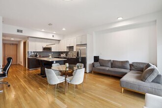 1240 S 2nd St in Minneapolis, MN - Building Photo - Building Photo