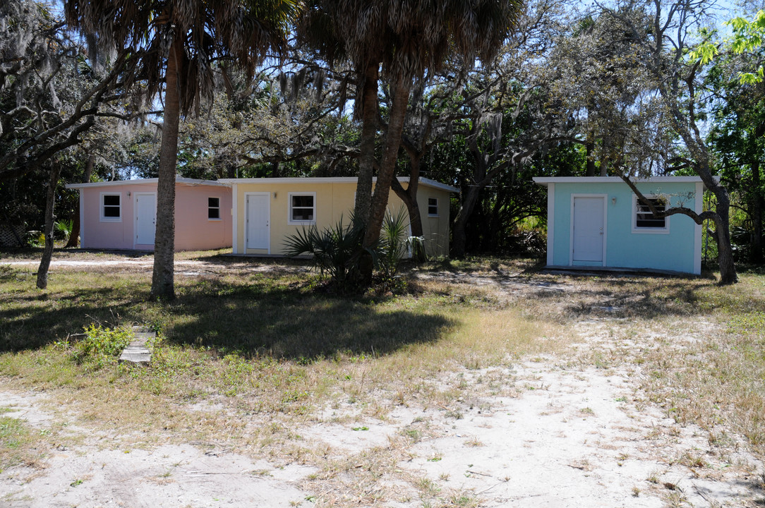 107-112 Spears Ln in Melbourne, FL - Building Photo