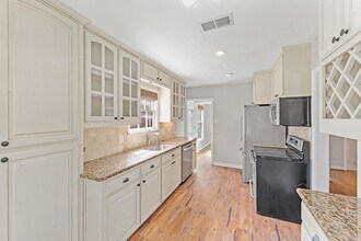 North Oak Cliff home with pool, spa & back in Dallas, TX - Building Photo - Building Photo