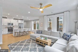 1675 Bandit Loop in Reston, VA - Building Photo - Building Photo