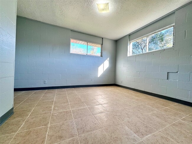 property at 425 E Park Dr