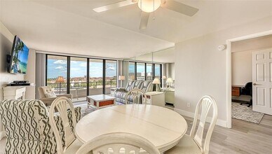 6415 Midnight Pass Rd, Unit 602 in Sarasota, FL - Building Photo - Building Photo
