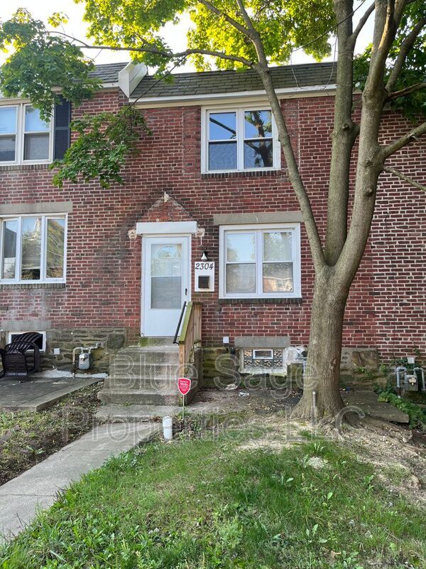 2304 Bond Ave