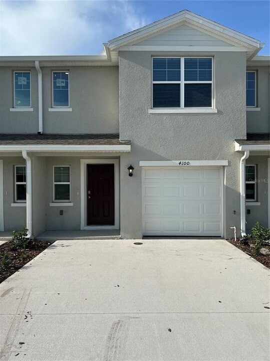 4100 Malawi Trl in St. Cloud, FL - Building Photo