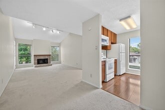 7900 N Stadium Dr in Houston, TX - Building Photo - Building Photo