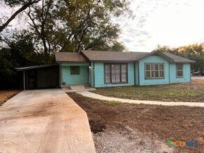 900 Field St in San Marcos, TX - Building Photo - Building Photo