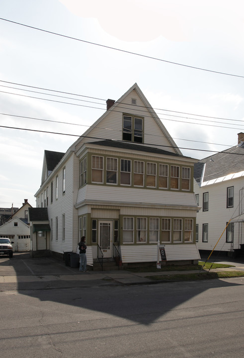 45 Van Derveer St in Amsterdam, NY - Foto de edificio