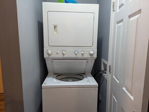 1436 W Victoria St in Chicago, IL - Building Photo - Building Photo