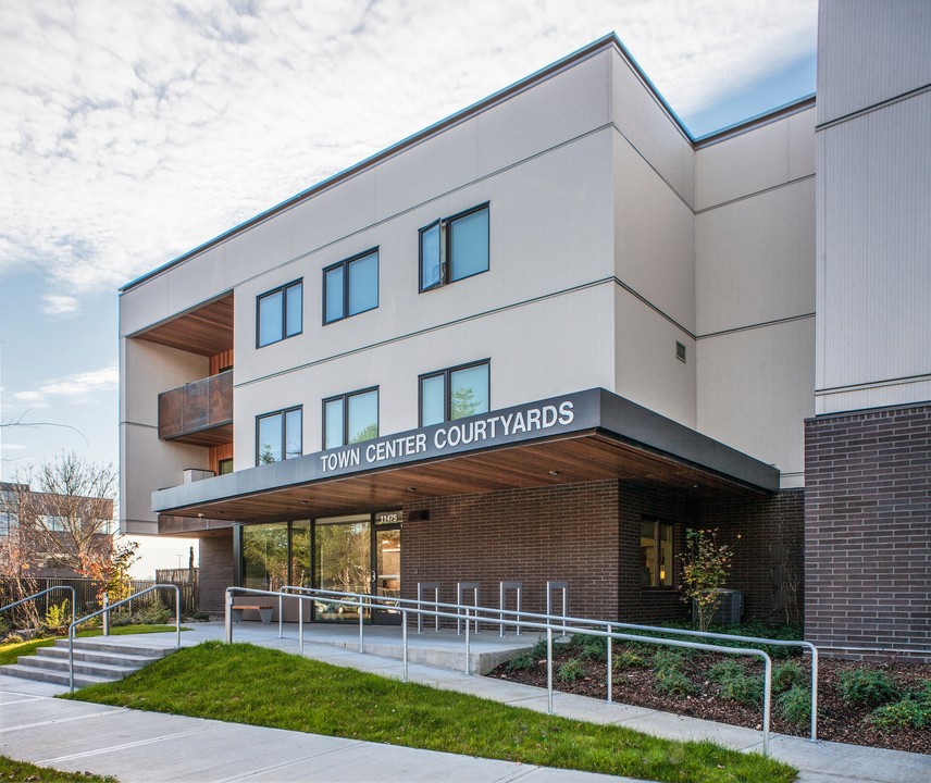 Town Center Station in Happy Valley, OR - Building Photo