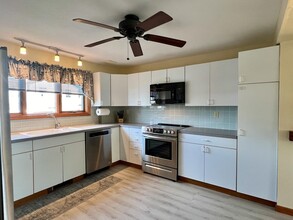 339 Woodstock St in Seabrook, NH - Building Photo - Building Photo