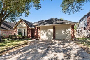 4626 Plantation Creek Dr in Missouri City, TX - Building Photo