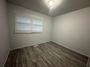 911 Southmoor Dr in Danville, IL - Building Photo - Building Photo