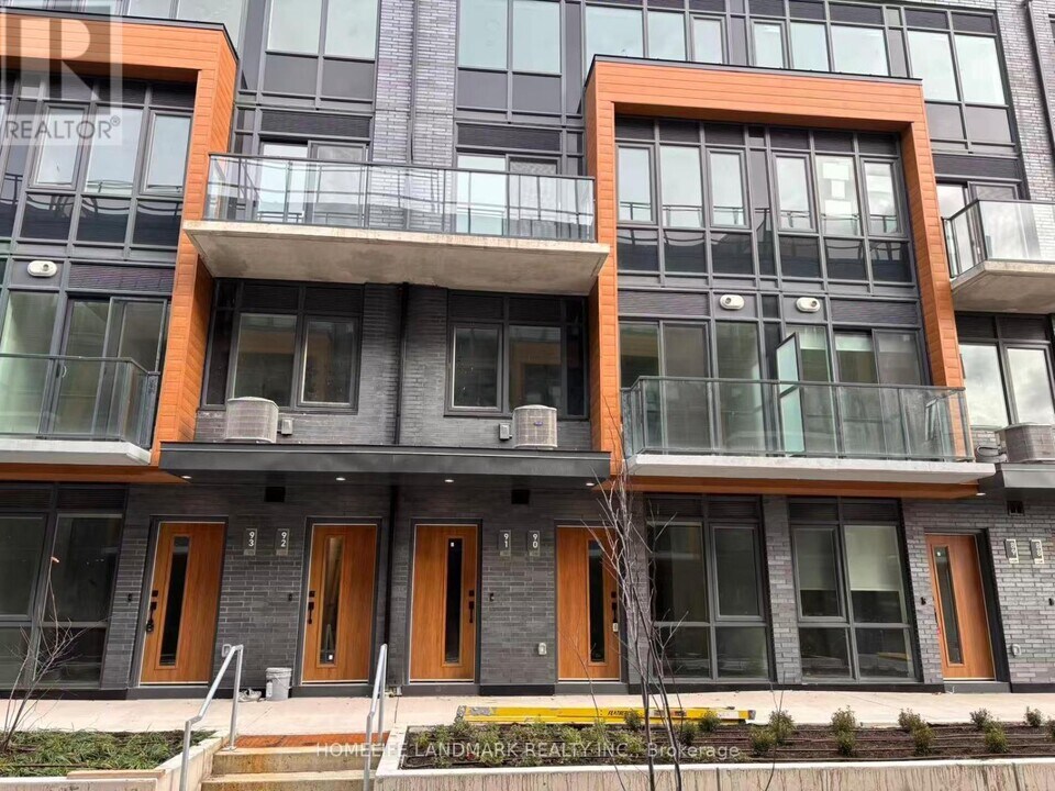 71 Curlew Dr in Toronto, ON - Building Photo