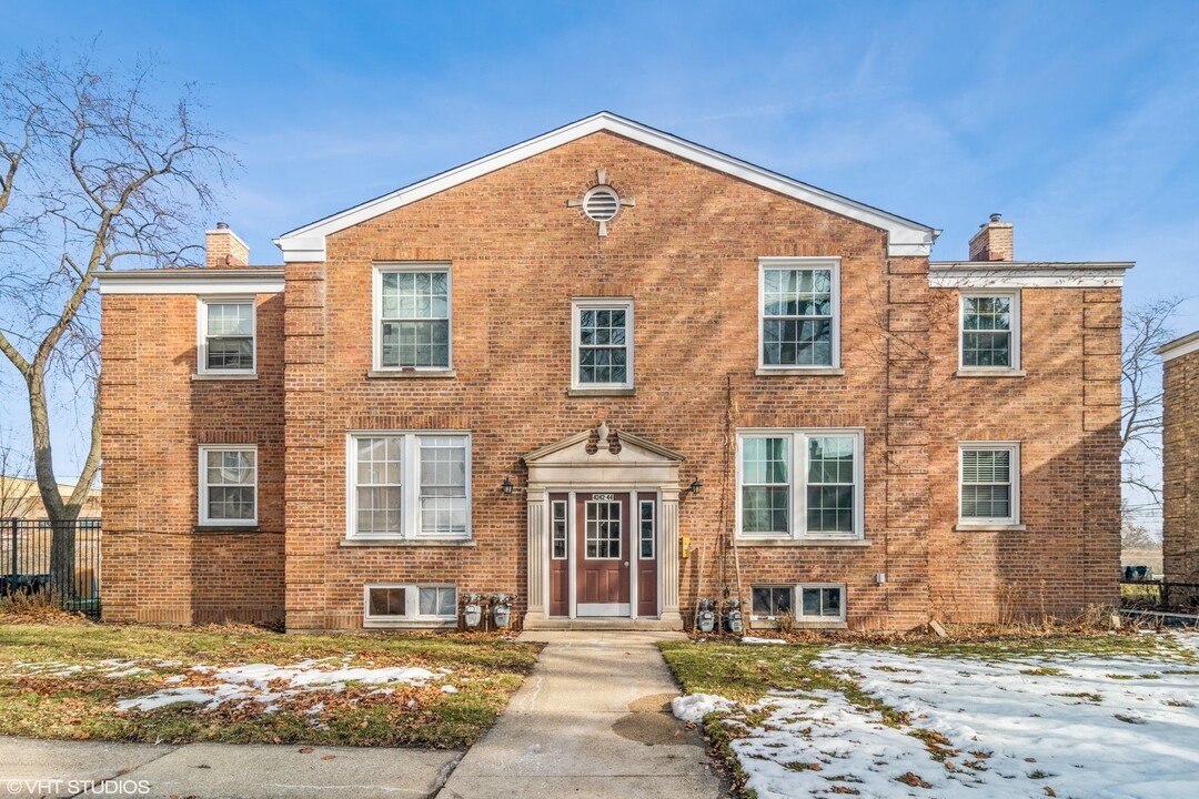 4258 W Nelson St in Chicago, IL - Building Photo