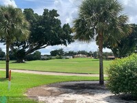 200 Jacaranda Country Club Dr in Plantation, FL - Building Photo - Building Photo