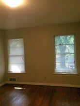 6536 Ravendale Ln in Dallas, TX - Building Photo - Building Photo