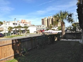 208 12th Ave N-Unit -2 in Jacksonville Beach, FL - Building Photo - Building Photo