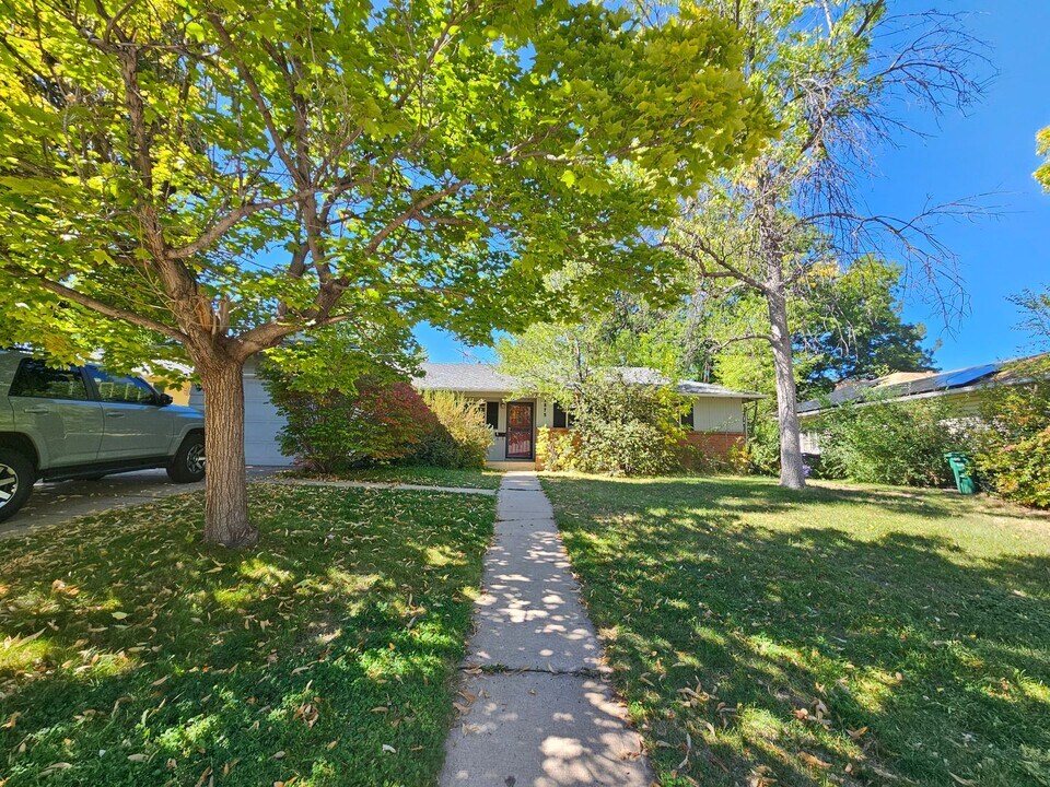 1875 S Linden Way in Denver, CO - Building Photo