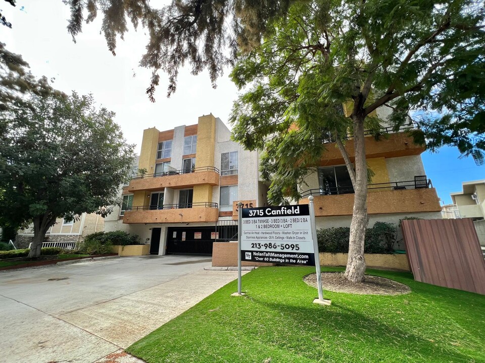 3715 S Canfield Ave, Unit 106 in Los Angeles, CA - Foto de edificio
