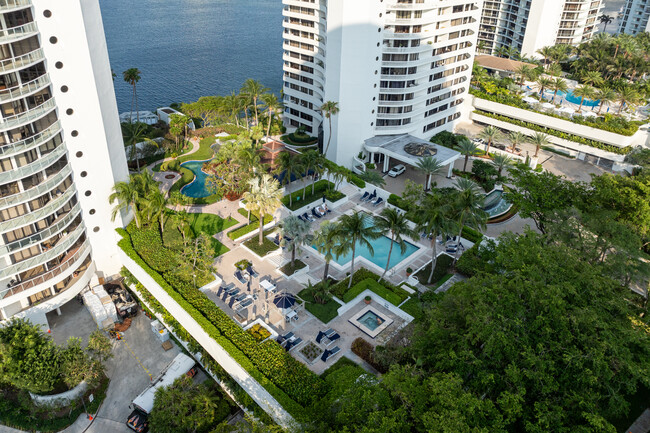 Williams Island 3000 in Aventura, FL - Building Photo - Building Photo