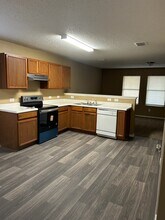 745 Grambling Dr in Dallas, TX - Building Photo - Building Photo