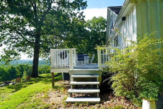 9 Pulvers Ln in Rhinebeck, NY - Building Photo - Building Photo