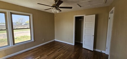 1302 Coble Dr in Borger, TX - Building Photo - Building Photo