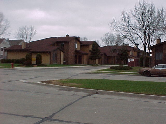 Westside Meadows Apartments in West Allis, WI - Foto de edificio - Building Photo