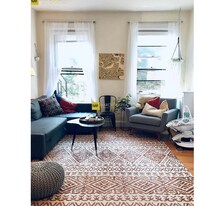 1064 Beacon St, Unit 8 in Brookline, MA - Building Photo
