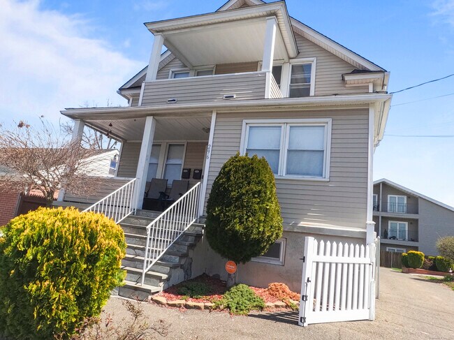 296 Alexander Ave in Bridgeport, CT - Building Photo - Building Photo