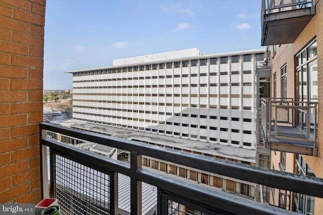 6506 America Blvd, Unit 716 in Hyattsville, MD - Building Photo - Building Photo