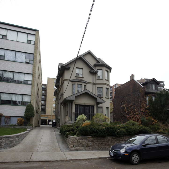 136 Springhurst Ave in Toronto, ON - Building Photo