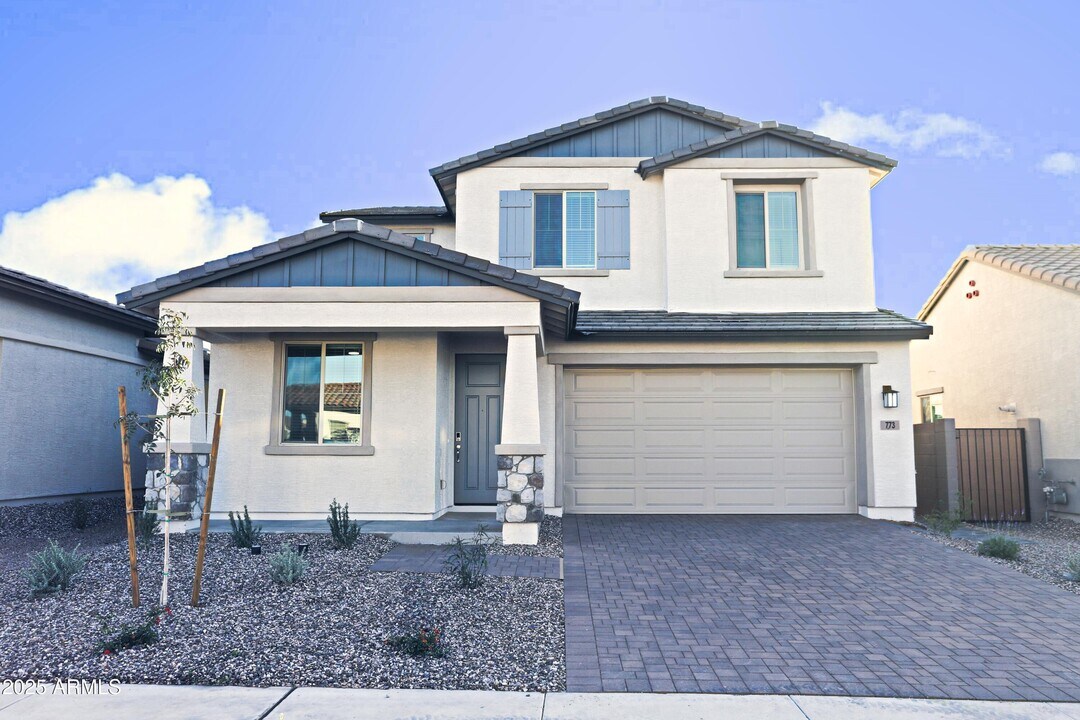 773 W Lark Dr in Queen Creek, AZ - Building Photo