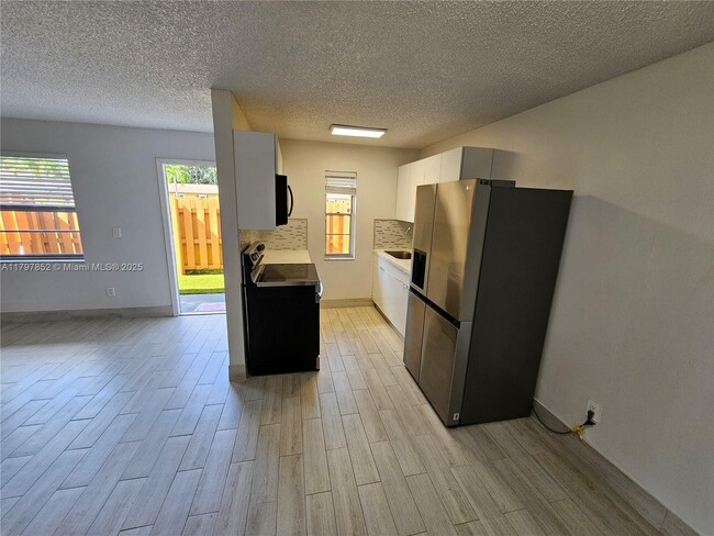 4621 SW 33rd Ave in Fort Lauderdale, FL - Building Photo - Building Photo