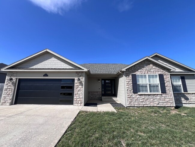 property at 112 Greythorn Ct