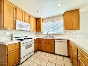 1828 Badger Canyon Ave in North Las Vegas, NV - Building Photo - Building Photo