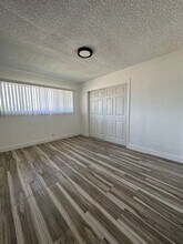 3920-3932 Christmas Tree Ln in Bakersfield, CA - Building Photo - Building Photo