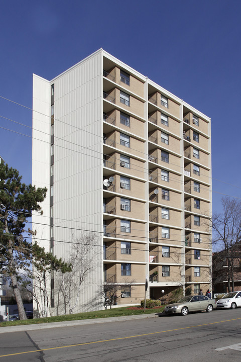 Stavebank Road in Mississauga, ON - Building Photo