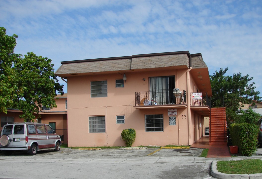 59 W 26th St in Hialeah, FL - Building Photo