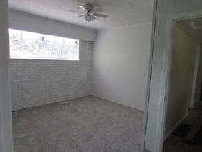 3250 Uplands Dr in Nanaimo, BC - Building Photo - Building Photo