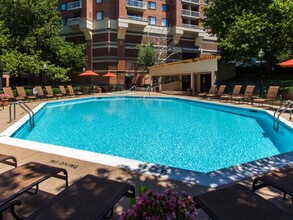 Cascade at Landmark in Alexandria, VA - Foto de edificio - Building Photo