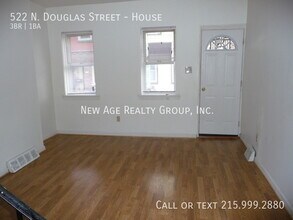 522 N Douglas St-Unit -House in Philadelphia, PA - Building Photo - Building Photo