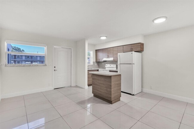 6034 Arthur St in Hollywood, FL - Building Photo - Building Photo