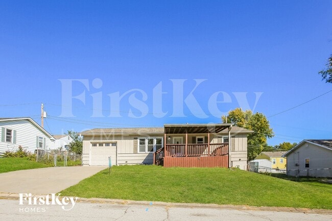 property at 1012 Magnolia W